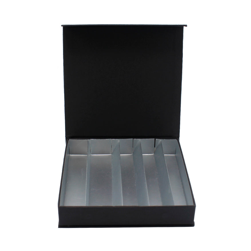 Caja Premium Tarjeta 1200g con Imán y Separadores para 4 Chocolates - Negro
