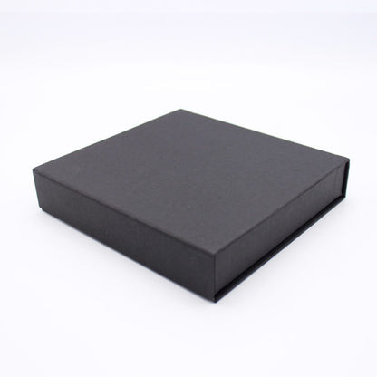 Caja Premium Tarjeta 1200g con Imán y Separadores para 4 Chocolates - Negro
