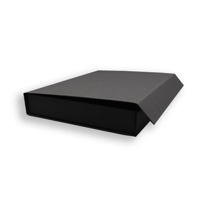 Caja Premium Tarjeta 1200g con Imán y Adhesivo - Plastificado Mate - Negro