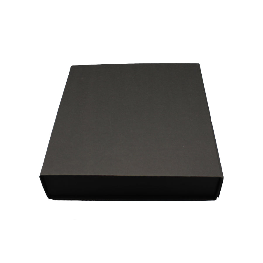 Caja Premium Tarjeta 1200g con Imán y Adhesivo - Plastificado Mate - Negro